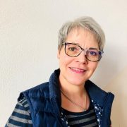 Frau Angela Siry